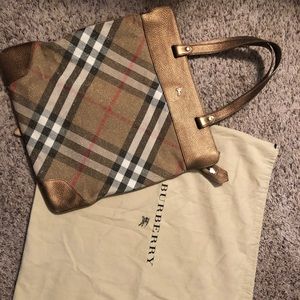 Burberry purse